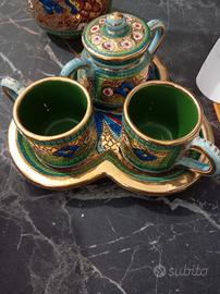 tazzine da caffè con zuccheriera e vassoio 