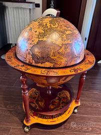 Mappamondo portabottiglie 