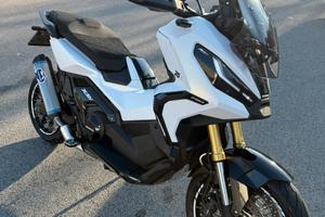 Honda X-adv 750 cc