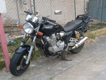MOTO YAMAHA