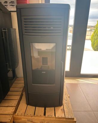 STUFA A PELLET KLOVER AURA 80 S MULTI-AIR 8,4 KW