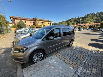 AUTO TRASPORTO DISABILI