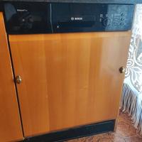 Lavastoviglie semi incasso BOSCH Silence Plus.