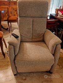 Poltrona relax beige reclinabile /alzapersone 