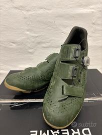 Scarpe da gravel Shimano RX8 e Casco Abus Viantor