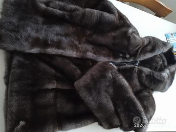 splendida pelliccia di visone con cappuccio 