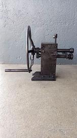 Antica Bordatrice per lamiera