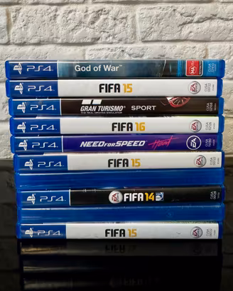 Lotto Custodie PS4 Originali con Copertine