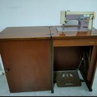 Macchina da cucire Necchi 267 con mobile e pedale