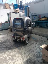 Triciclo elettrico per anziani e disabili