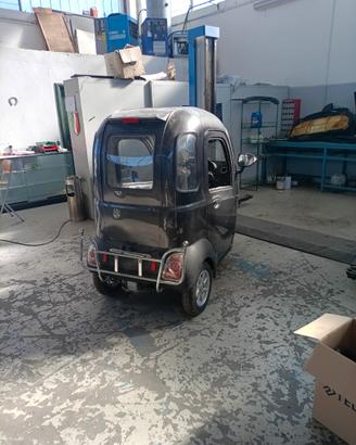 Triciclo elettrico per anziani e disabili