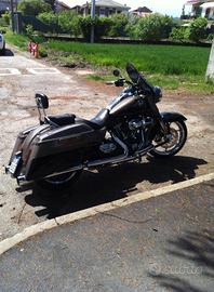 Harley Road King CVO