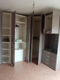 Armadio guardaroba con cabina