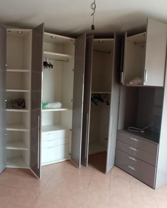 Armadio guardaroba con cabina