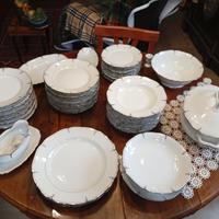 Servizio da tavola in porcellana Richard Ginori.