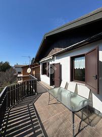 VILLA SINGOLA A CENTRO VALLE INTELVI