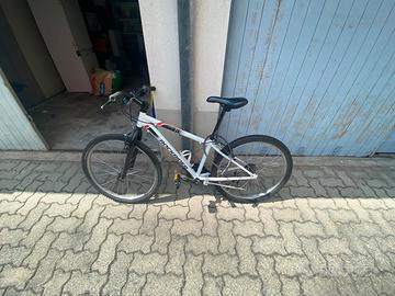 Bici MTB Rockrider 24"  DA RIPARARE -Marce 1 Rotta