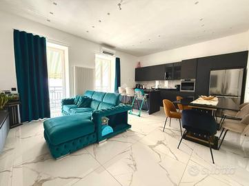 Trilocale ristrutturato con terrazzo - Lungomare