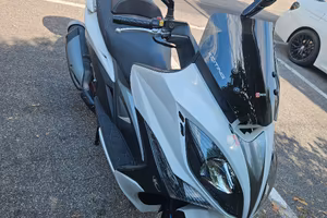 Kymco xciting 400i 