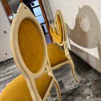 divano e sedie antiche stile francese classico