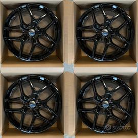 Kit cerchi in lega da 17'' per RANGE ROVER EVOQUE