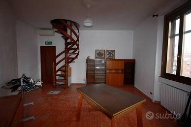 Appartamento di 80 m² con 3 locali a Milano