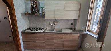 cucina composta per 2 pareti