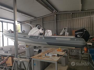 Novamares Xtreme 25 con Mercury 300 hp v8