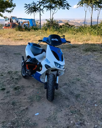 APRILIA SR 70 (prezzo trattabile)