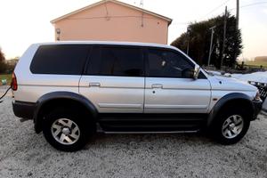 Mitsubishi pajero sport gls