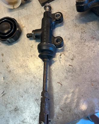 Pompa freno posteriore suzuki gs 550