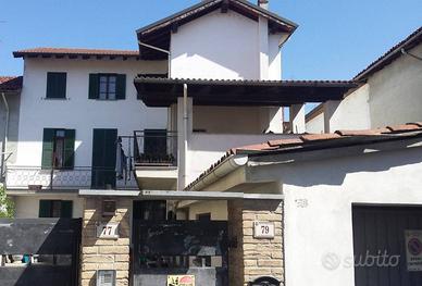 Casa indipendente di 250 m² con più di 5 locali e 