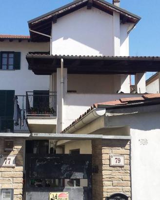 Casa indipendente di 250 m² con più di 5 locali e 