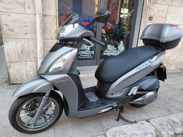 Kymco People GT300i
