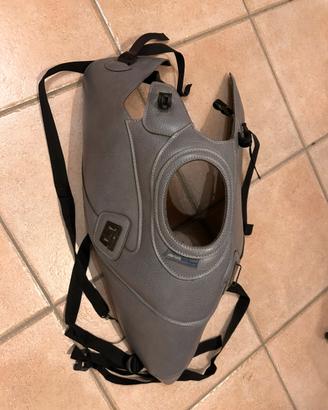 Copriserbatoio Bagster per Triumph Tiger 800