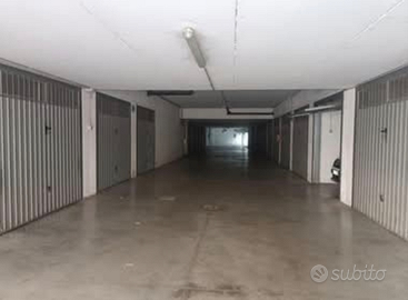 Garage 15 m² a Jesi