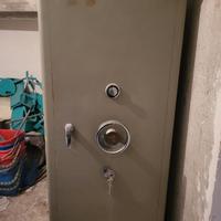 Porta cassaforte marca Parma Antonio & figli