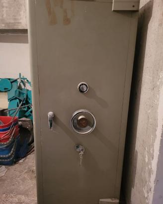 Porta cassaforte marca Parma Antonio & figli
