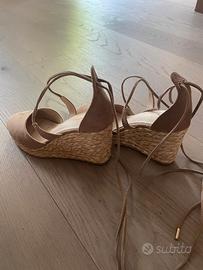 Scarpe con zeppa e lacci marroni