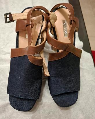 sandali Guess denim stile anni '70