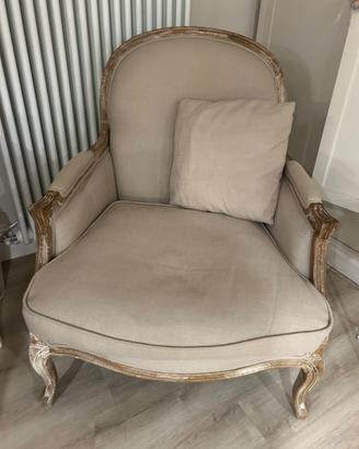 Poltrona tessuto beige con cuscino