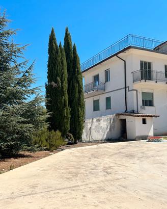 Appartamento 2 letto ampio salone 100 km da Roma