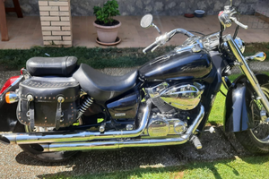 Custom Honda Shadow VT750