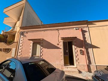 Casa di 120 mq con giardino da 80 mq