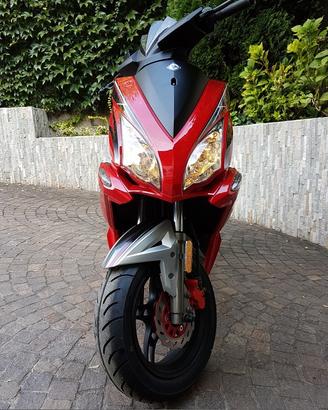 SCOOTER EAGLE 125cc ROSSO ANCHE IN COMODE RATE