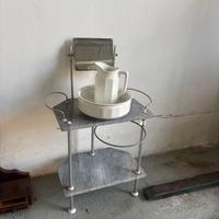 set toilette e catino  con brocca