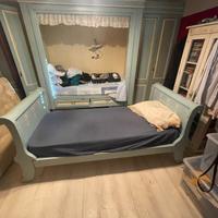 Letto singolo vintage in legno dipinto a mano