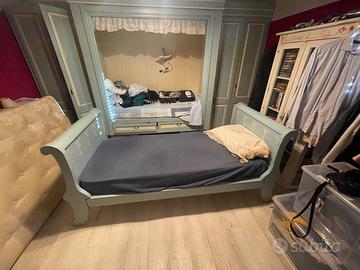 Letto singolo vintage in legno dipinto a mano