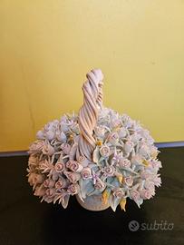 Cesto di fiori in capodimonte 