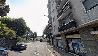 Stanza fronte stazione a RHO-400 euro